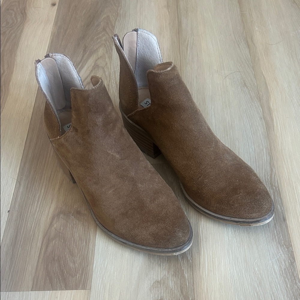 Steve Madden Lancaster Cognac Sue Ankle Boots